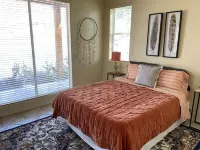 Secluded Oasis, heated pool and spa, RV hook-ups