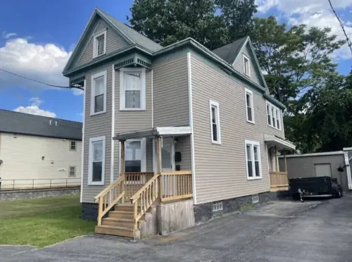 (F2) 2bdrm Syracuse University living, near Destiny.