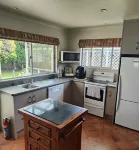 GreatHoliday Home Literally walk in with food and walk out . Everything supplied Hotels in Foxton Beach