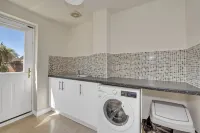 Spacious 5BRM Townhouse – Ideal for Contractors, Corporate Stays & Family Visits