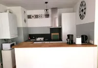 Spacious apartment, quiet, perfect location, Wifi fibre, Netflix Prime Video