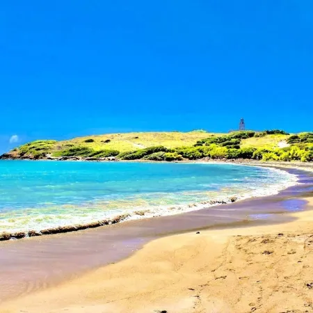 2-BR Modern Oceanfront APT. Pool - 5 min from Playa Sucia & Lighthouse Отели в г. Бокерон