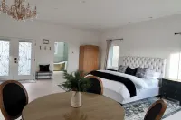 LUXURY COTTAGE IN DAVIS BAY, BC. Hotels in Sechelt