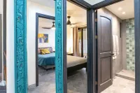 Stylish condo near National Park/beaches/marina