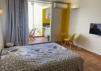 Studio "le pipiri" swimming pool sea view secure residence Hotels in La Trinite