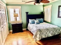 Next to horse races! On lake Hamilton