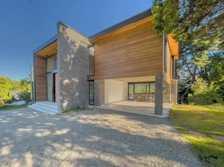 New Modern Home, Golf, Polo, Few Minutes From Catedral Ski Resort.