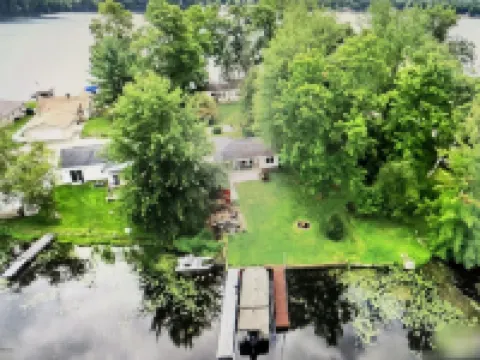 Croton Cottage on all sports lake! Hotels in Croton Township