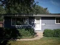 The Sawyer House-- Entire Home in the Heart of Sawyer Hotels in Chikaming Township