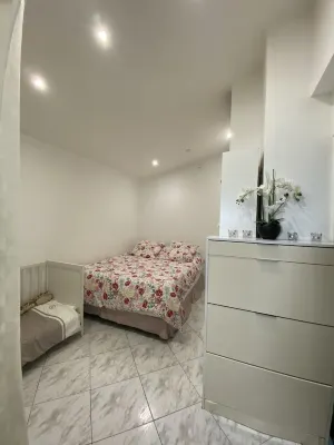 House Отели рядом с достопримечательностью «Domaine de Valmousse»