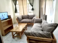 Quiet Gated Getaway- Perfect for Business, Students and Vacationer Free WiFI. Hotels in Ngenda