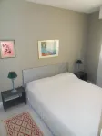 Two-room central apartment, 2 large balconies, 100 m from the beach, private parking