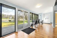 River Access Cottage Mins to Beach