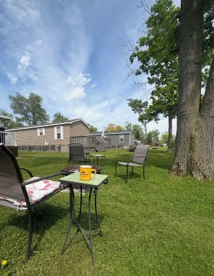 Beautiful 3 Bedrooms Getaway On Niagara on the Lake perfect for 4 adults + kids