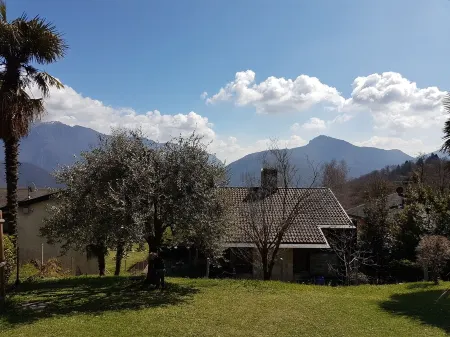 Nice Mediterranean holiday home. Ideal for families, athletes etc. Nature lovers Отели рядом с достопримечательностью «Монте-Сан-Сальваторе»