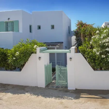 Exceptional Residence 80m2,overhelming view to sunrise and direct access to sea