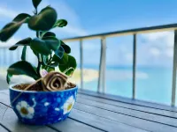 Relax in this comfortable apartment with Oceanview on the 21st floor