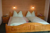 Haus Guenther, vacation apartment for families, couples or singles.