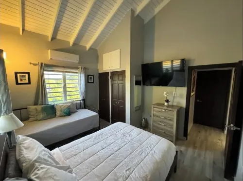 2Bd Apartment on Main Rd - Ernie’s Place 2N Hotels in Cedar Grove