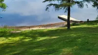 5mins from Parry Sound, Small, clean lake with only 5 other cottages! Hotels in Parry Sound District