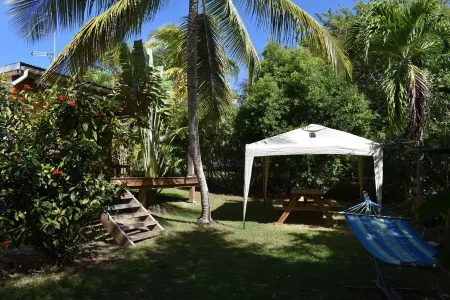 KAZATIPUNCH - CHARMING BUNGALOW IN TROPICAL GARDEN