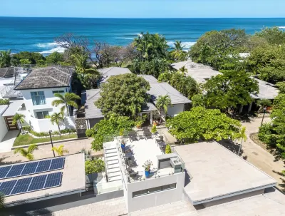 Estrella del Mar – Stylish Modern Villa, Walking Distance to the Beach.