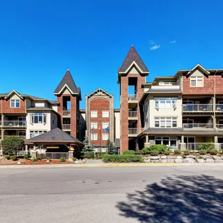 Cozy Condo | Epic Mountain Views | Parking Garage | Central | Air Conditioning