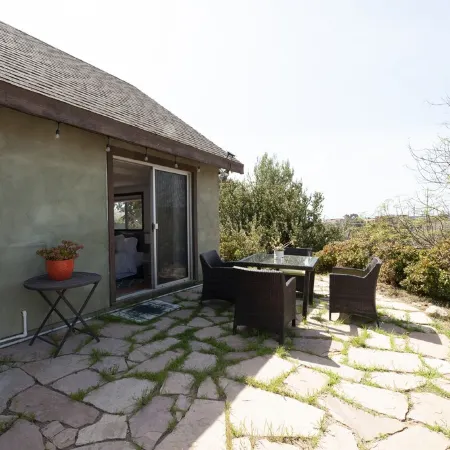 30% OFF! Malibu Serene Cottage w/King Bed • Beach View • BBQ