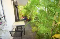 Stunning Condo! Gorgeous Suites Flamingos, Two Minute Walk to the Beach! A Gem!