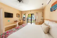 Kalimera Beach Hotel فنادق في Maya Beach