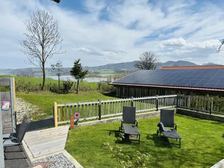 Gästehaus "seeblick" Helle Gartenwohnung