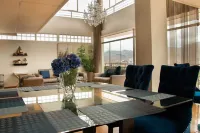 APARTAMENTO PENTHOUSE  DE 350 M2, CON VISTA PANORAMICA DE LA CIUDAD.