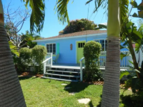 Lit's Keywest Home - Near the Beach, Marina, & More! Hotels near Peanut Island