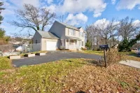 Luxury 4 bed King Suite! Mins to Towson!
