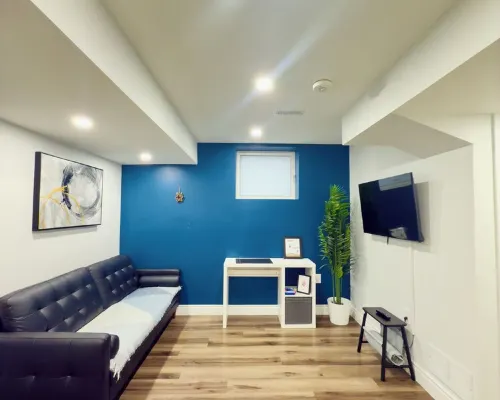 Comfort Quarters In Guelph! Your Cozy Home Away From Home. Hotels in Guelph