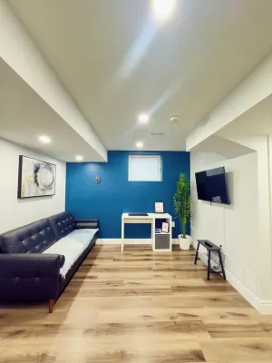 Comfort Quarters In Guelph! Your Cozy Home Away From Home. Hotels near University of Guelph