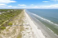 Luxury Home, Private Homesite with Pool, Easy Walk to Beach!!