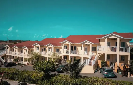 Cozy studio with AC and WiFi in soothing Venetian Road Settlement