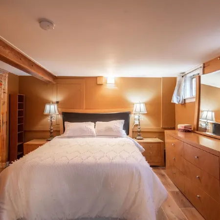Spacious character suite! Close to local private schools, dining and more!