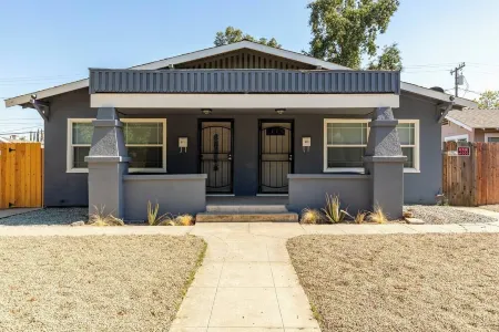 Sequoia/Kaweah Hospital Duplex 2/2