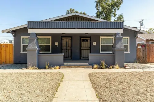 Sequoia/Kaweah Hospital Duplex 2/2