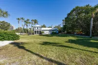 Beautiful Updated Siesta Key Condo,  Pool,  Beach, Fishing Pier in Sandy Cove 3