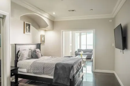 Elegant Ocean Front Condo! Rosarito Beach !WOW!! Отели рядом с достопримечательностью «Baja Gallery»