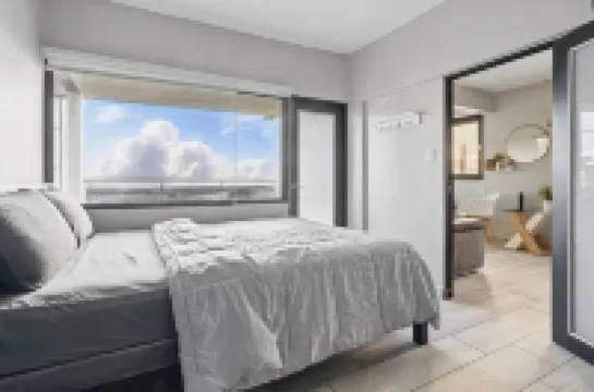 Zaturn Beach House – Oceanfront Villa w/ Rooftop Terrace & Jacuzzi