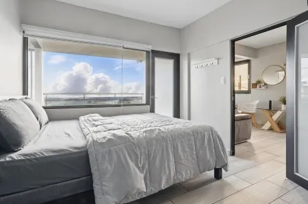 Zaturn Beach House – Oceanfront Villa w/ Rooftop Terrace & Jacuzzi