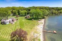 Luxurious Owasco Lakefront Home with Level Lakeshore Beachfront 200 Feet +\- Hotels in Owasco