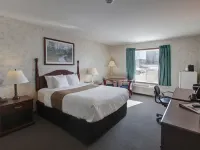 Ramada by Wyndham Nisku Edmonton Airport Hotels in Nisku
