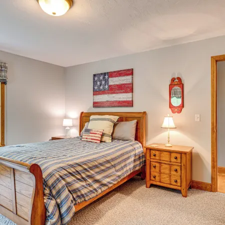 Ski, Hike & Fish: Chalet w/ Hot Tub in Conway