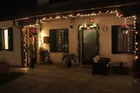 Venice Holiday Home, free wi-fi, private garden, romantic and affordable.