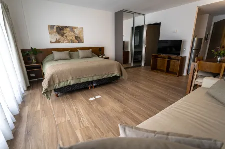 Barrancas Quality Apartments Отели рядом с достопримечательностью «Museo Malvinas E Islas Del Atlantico Sur»